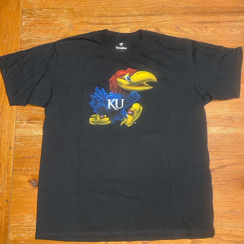 Men’s Graphic College Tshirt